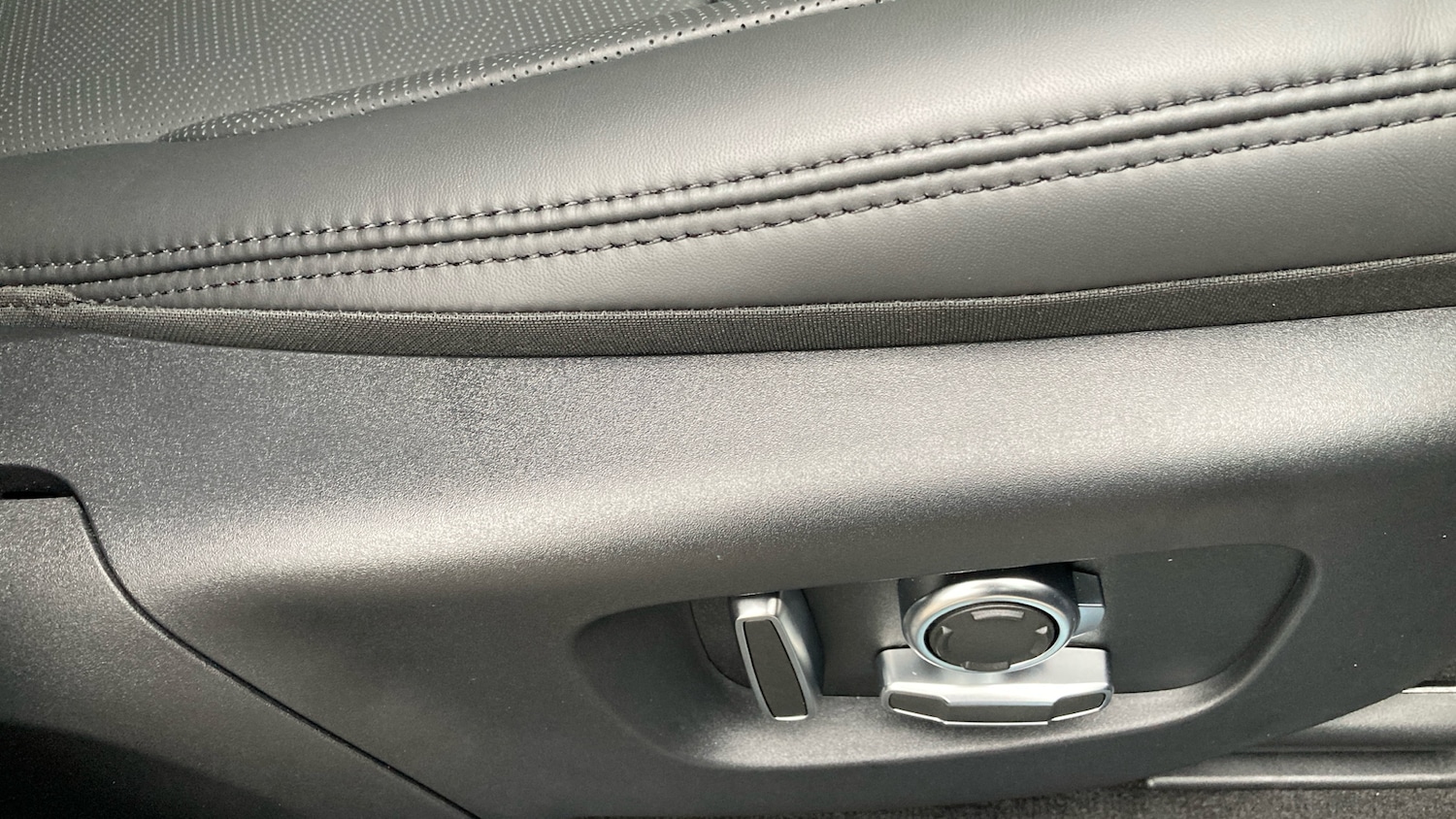 Used Land Rover Range Rover Evoque 2025 for sale - 77704253: Photo 22