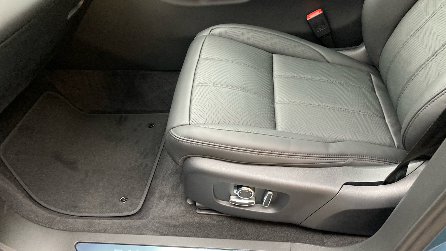 Used Land Rover Range Rover Evoque 2025 for sale - 77704253: Photo 33