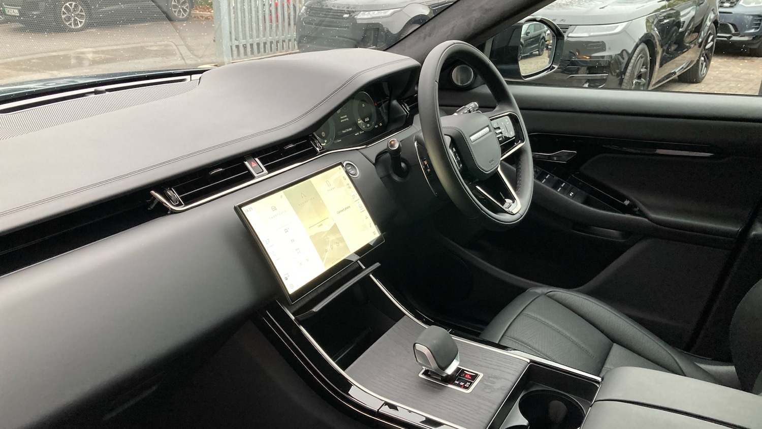 Used Land Rover Range Rover Evoque 2025 for sale - 77704253: Photo 35