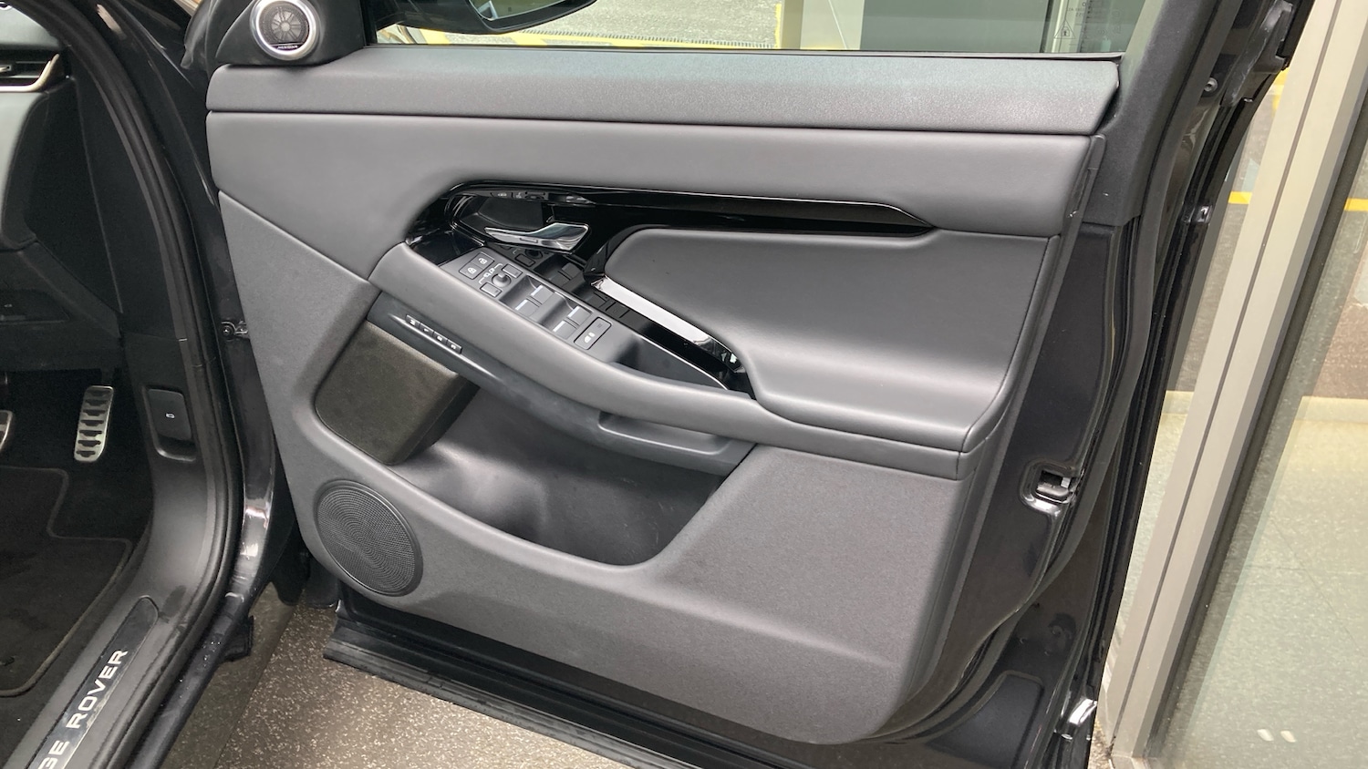 Used Land Rover Range Rover Evoque 2025 for sale - 77271240: Photo 24