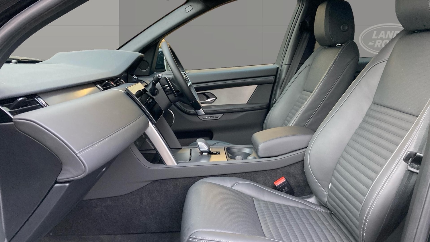 Used Land Rover Discovery Sport 2025 for sale - 76467903: Photo 3