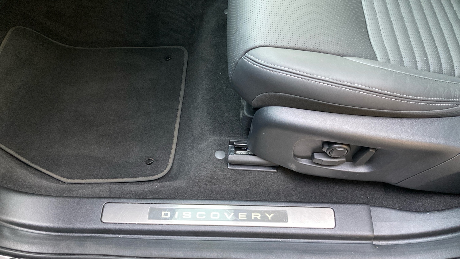 Used Land Rover Discovery Sport 2025 for sale - 76467903: Photo 40