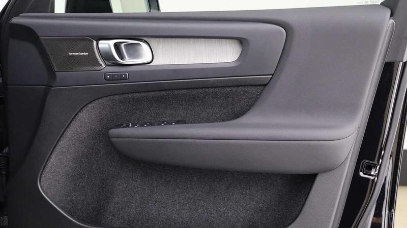 Used Volvo XC40 2025 for sale - 76056032: Photo 31