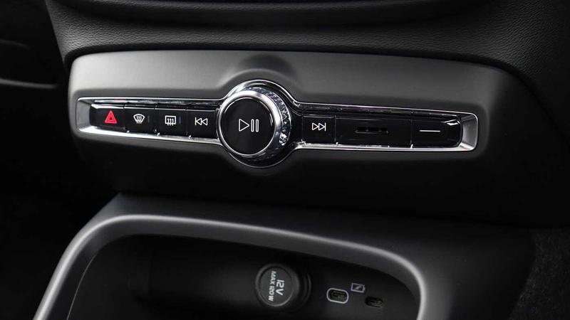 Used Volvo XC40 2025 for sale - 76056032: Photo 43