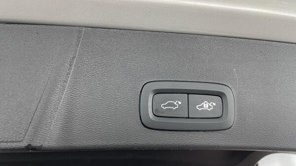 Used Volvo XC40 2023 for sale - 75385759: Photo 26