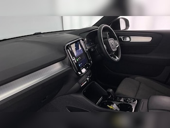 Used Volvo XC40 2023 for sale - 75385759: Photo