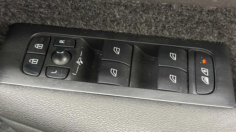 Used Volvo XC40 2024 for sale - 76895613: Photo 25