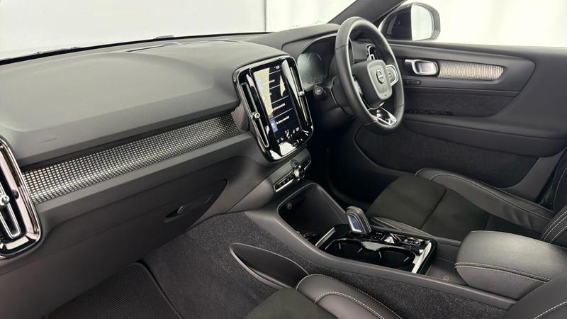 Used Volvo XC40 2022 for sale - 75969331: Photo 2