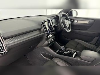 Used Volvo XC40 2022 for sale - 75969331: Photo 2