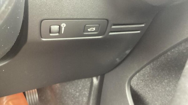 Used Volvo XC40 2020 for sale - 75337967: Photo 32