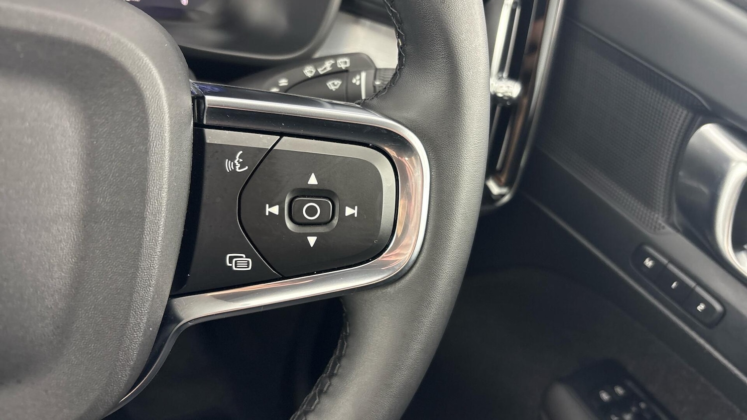 Used Volvo XC40 2025 for sale - 77791269: Photo 30