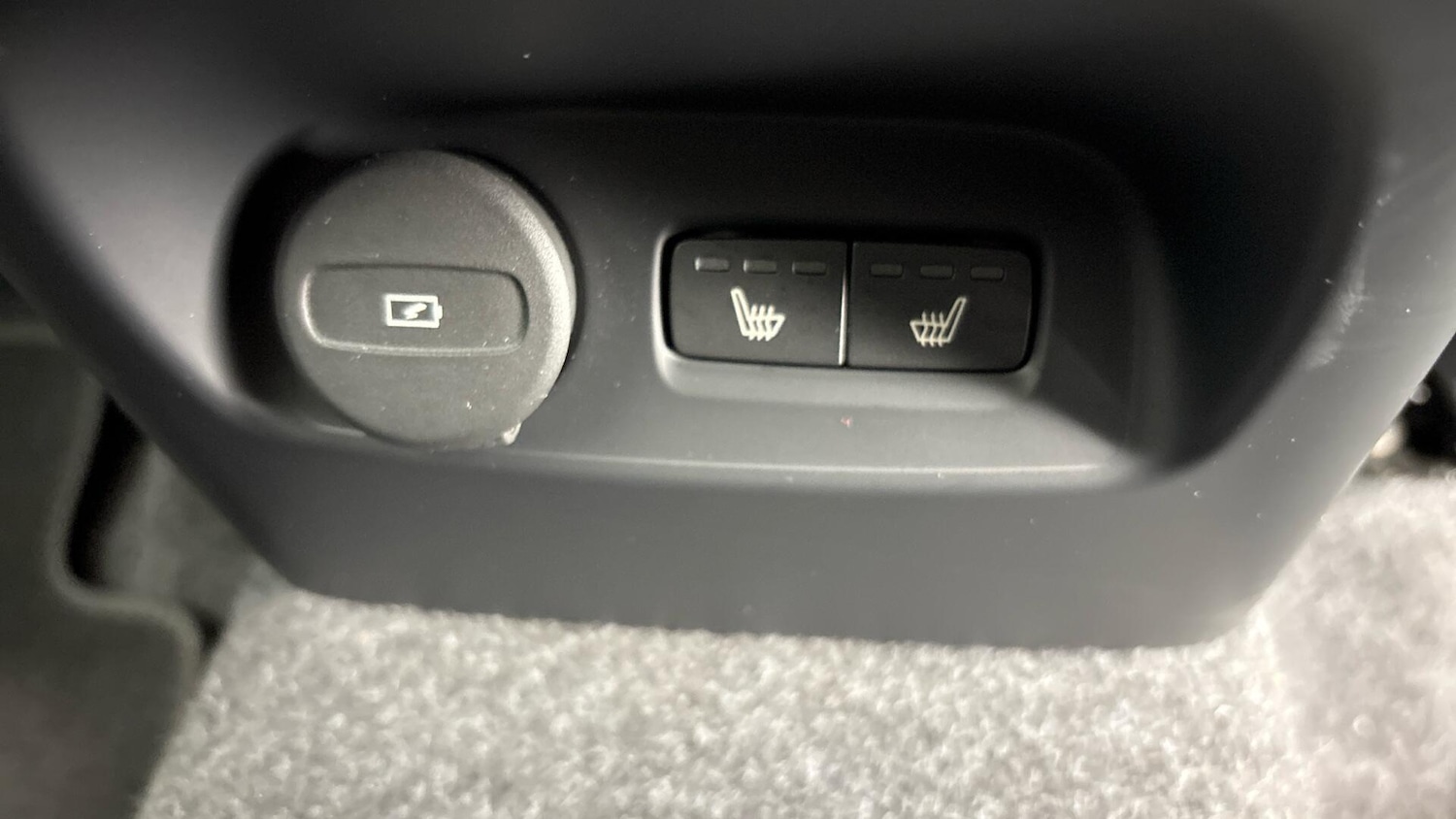 Used Volvo XC40 2025 for sale - 77791269: Photo 32