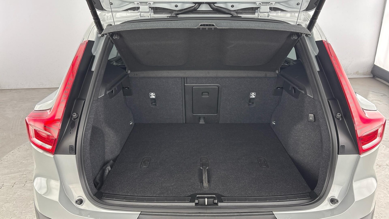 Used Volvo XC40 2025 for sale - 77791269: Photo 34