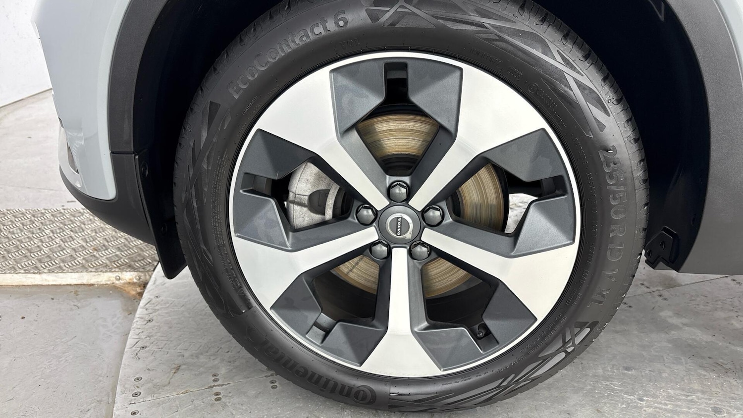 Used Volvo XC40 2025 for sale - 77791269: Photo 42