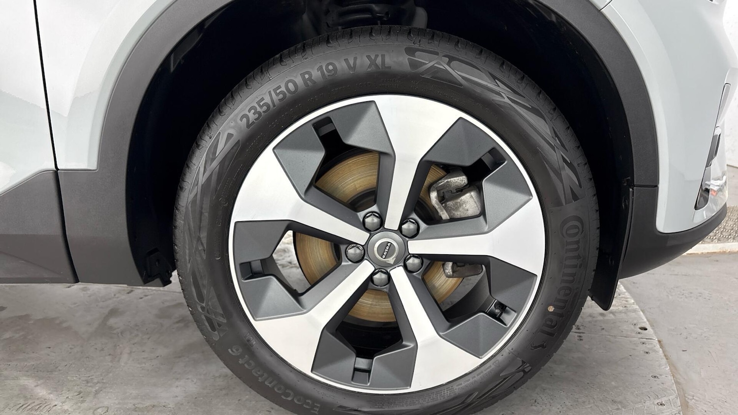 Used Volvo XC40 2025 for sale - 77791269: Photo 5