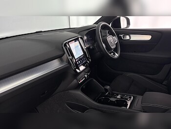 Used Volvo XC40 2025 for sale - 77803923: Photo