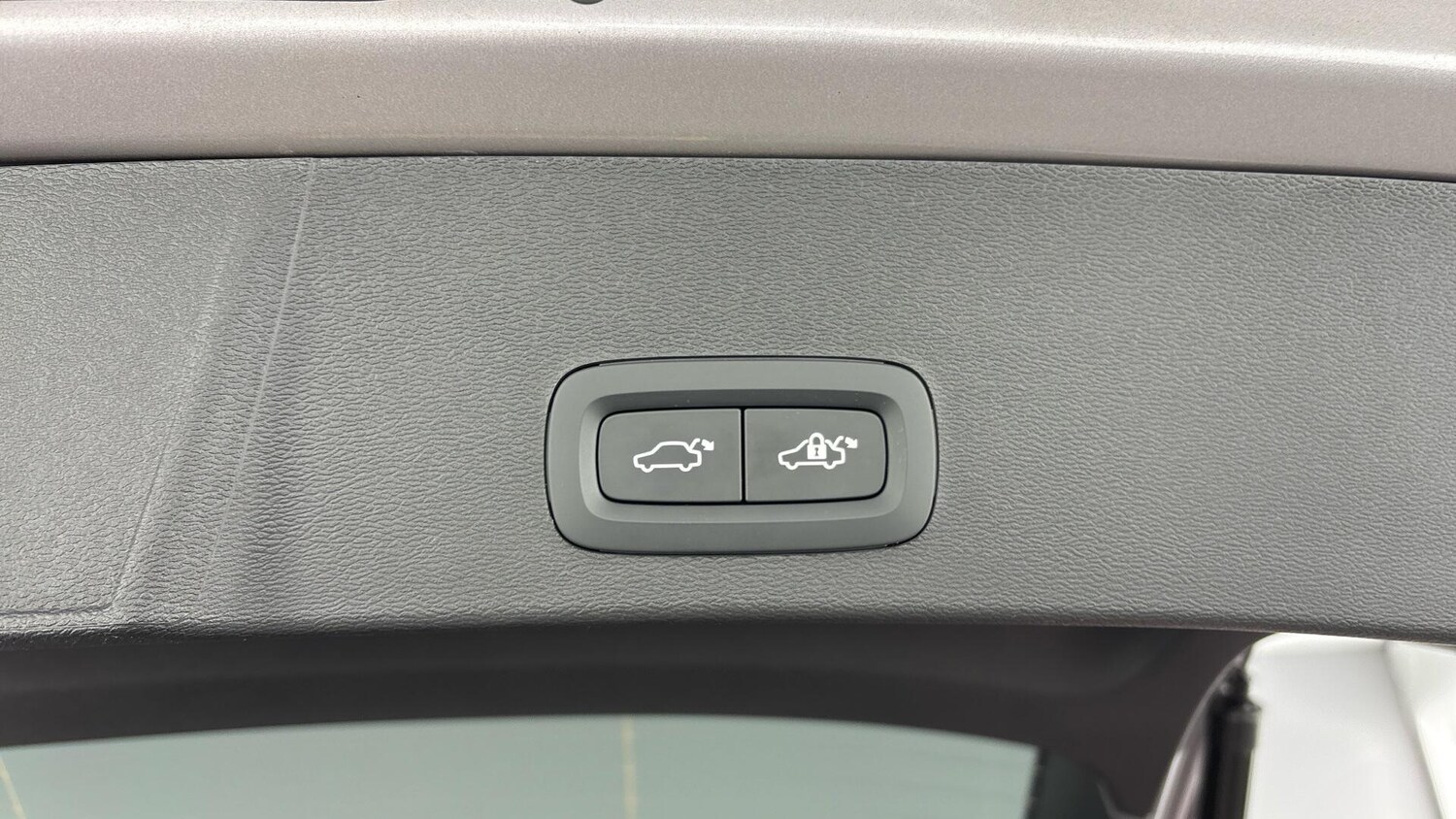 Used Volvo XC40 2025 for sale - 77791242: Photo 17