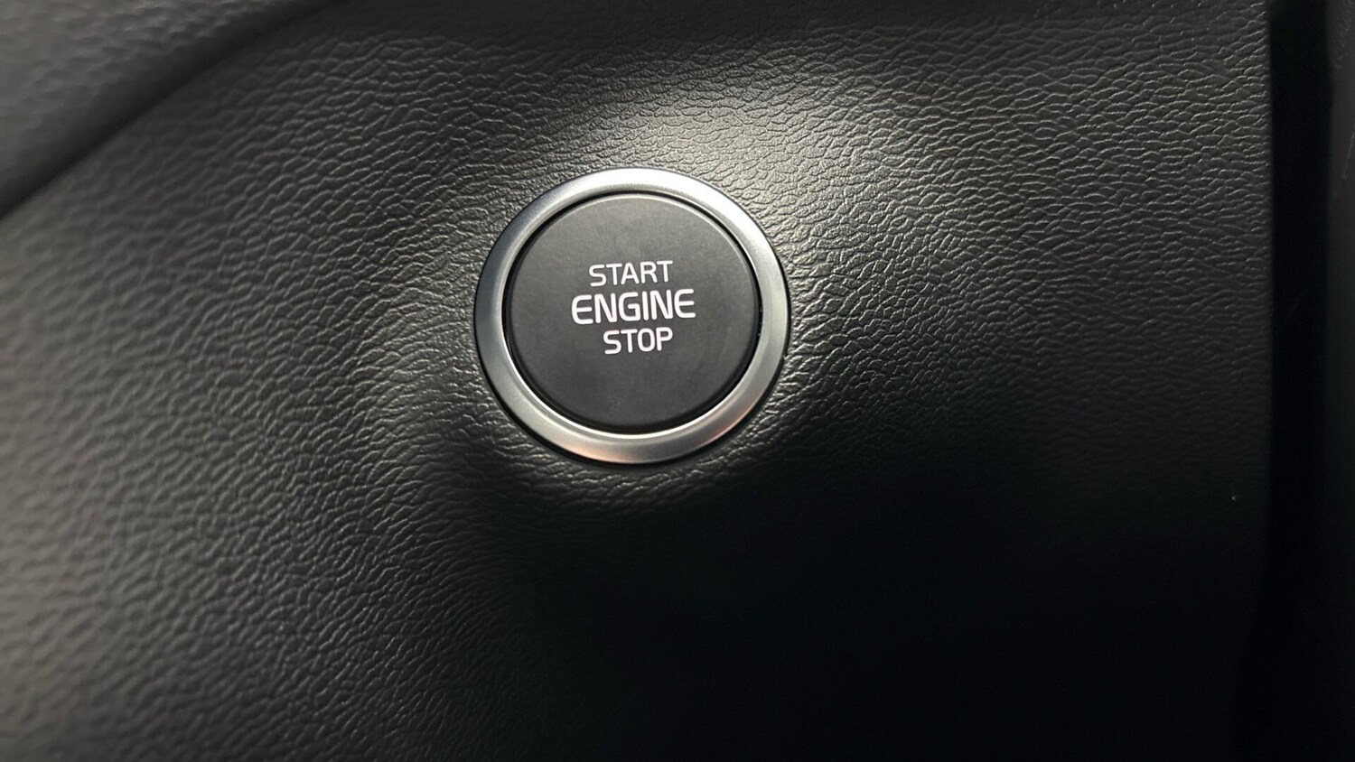 Used Volvo XC40 2025 for sale - 77791242: Photo 21