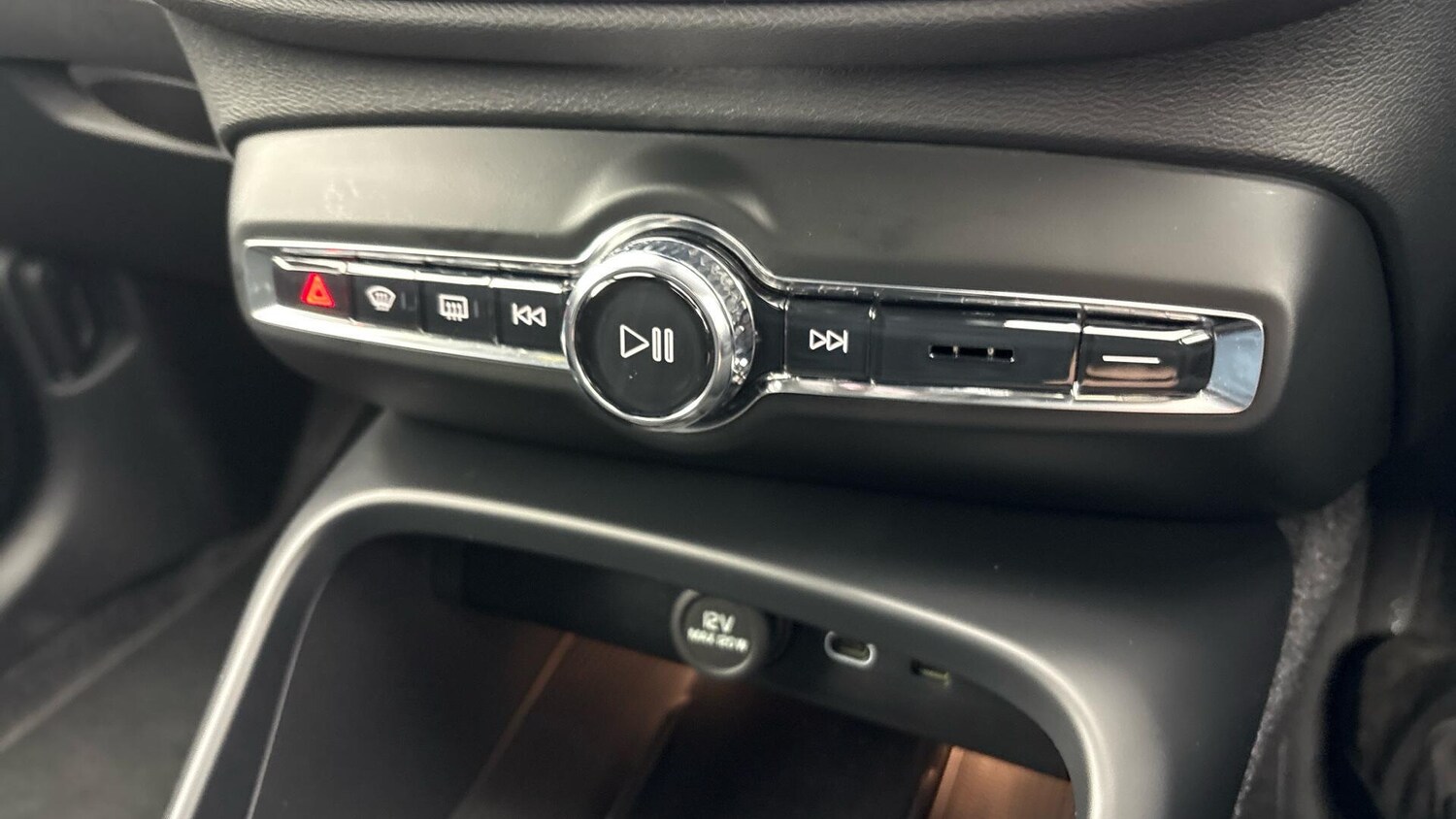 Used Volvo XC40 2025 for sale - 77791242: Photo 23