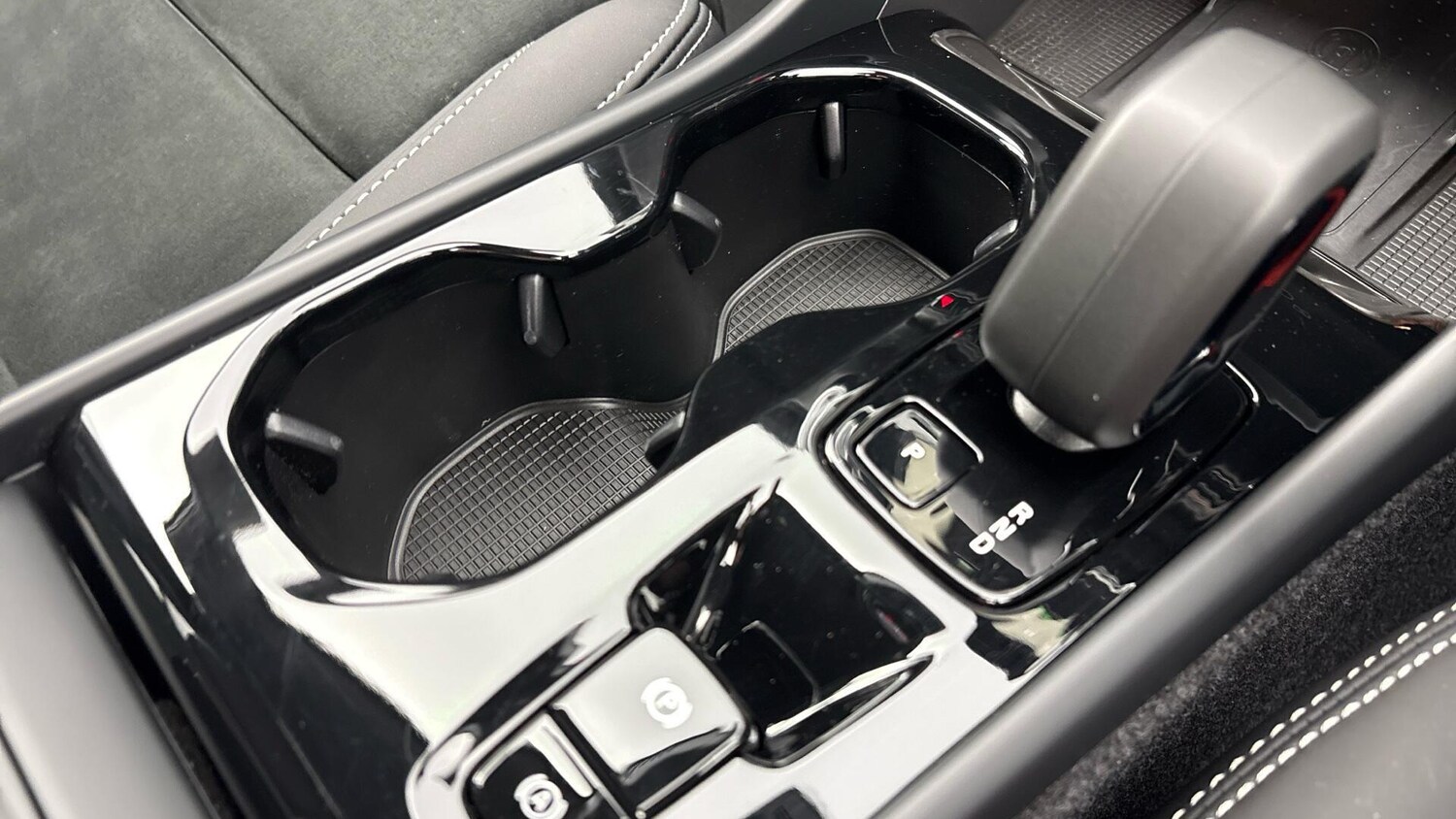 Used Volvo XC40 2025 for sale - 77791242: Photo 24