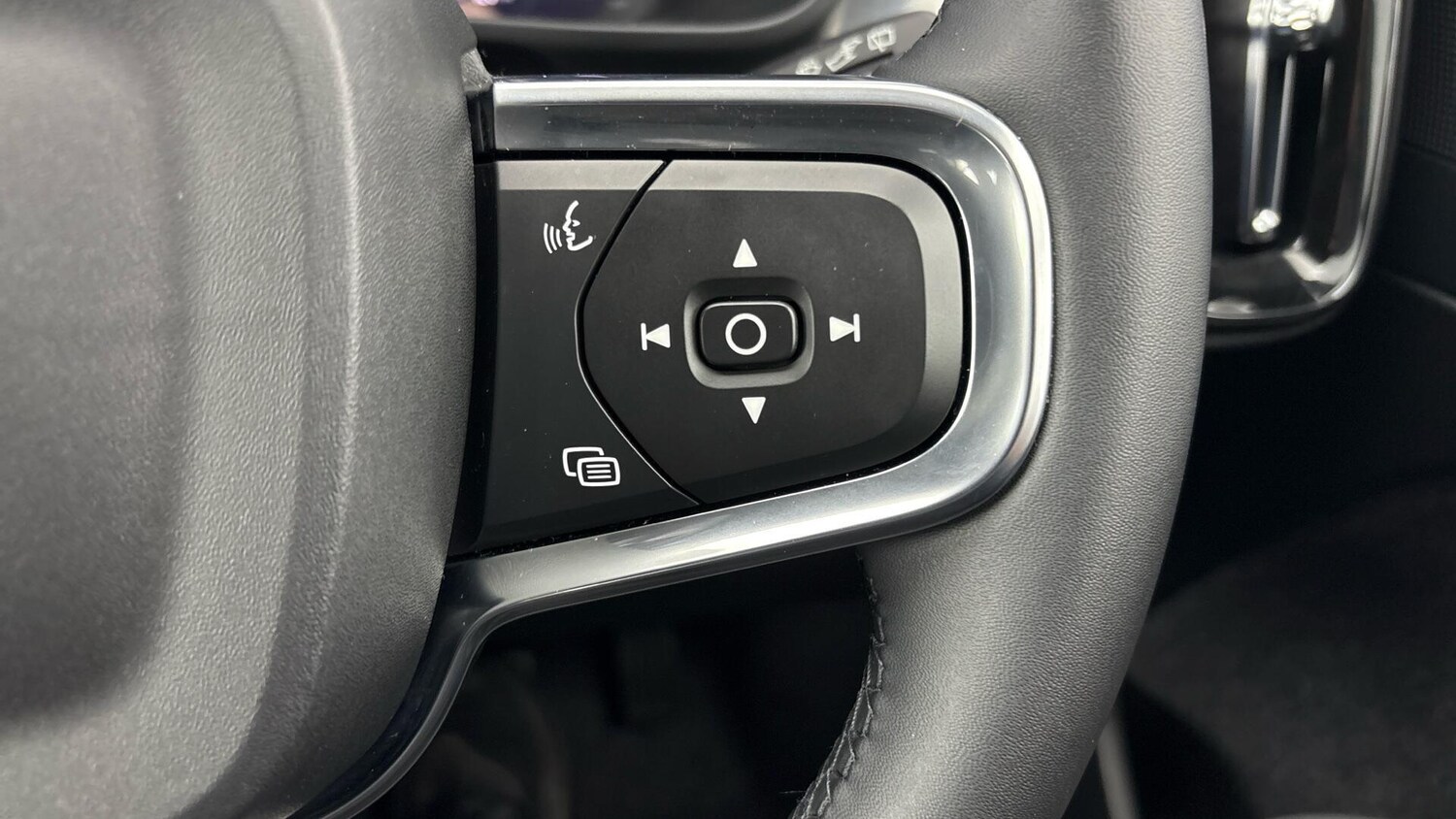 Used Volvo XC40 2025 for sale - 77791242: Photo 25