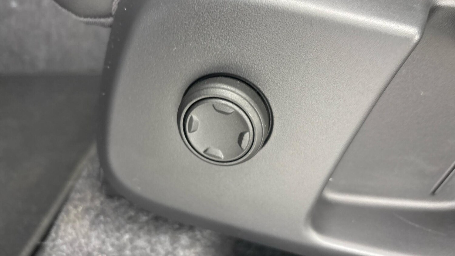 Used Volvo XC40 2025 for sale - 77791242: Photo 37