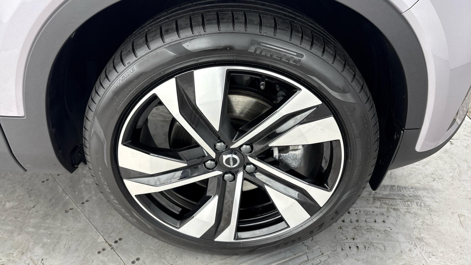 Used Volvo XC40 2025 for sale - 77791242: Photo 5