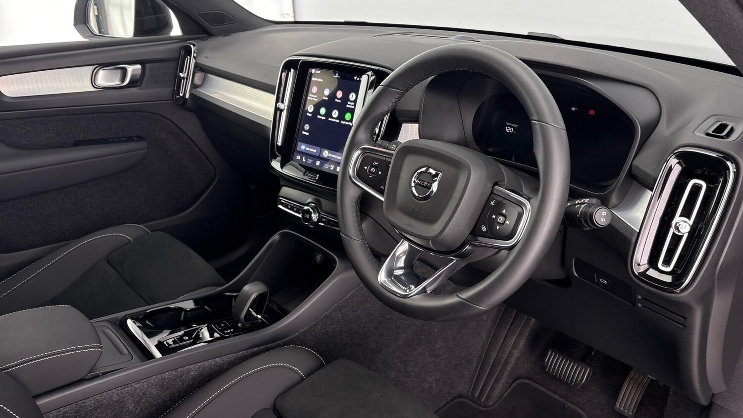 Used Volvo XC40 2025 for sale - 77791242: Photo 6
