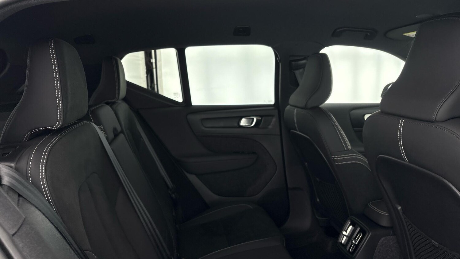 Used Volvo XC40 2025 for sale - 77791242: Photo 9