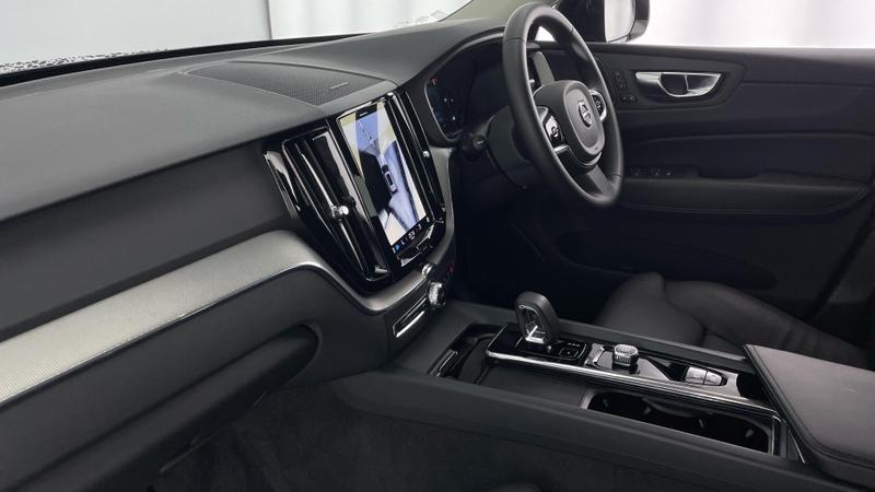 Used Volvo XC60 2024 for sale - 76748144: Photo 2