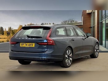 Used Volvo V90 2025 for sale - 77312682: Photo