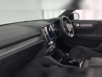 Used Volvo XC40 2025 for sale - 76008624: Photo