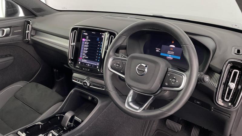 Used Volvo XC40 2025 for sale - 76008624: Photo 6