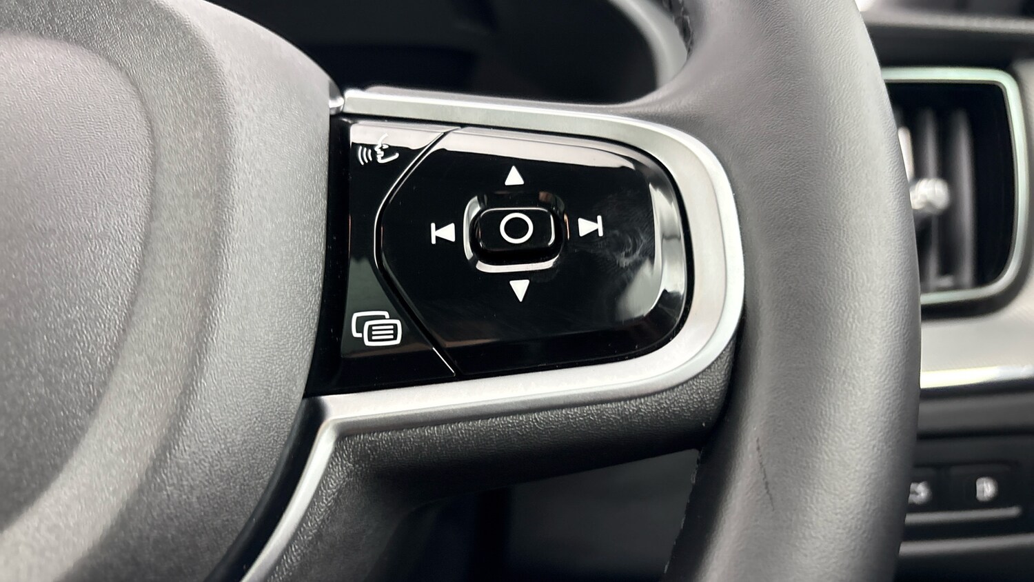 Used Volvo XC60 2025 for sale - 77602722: Photo 24