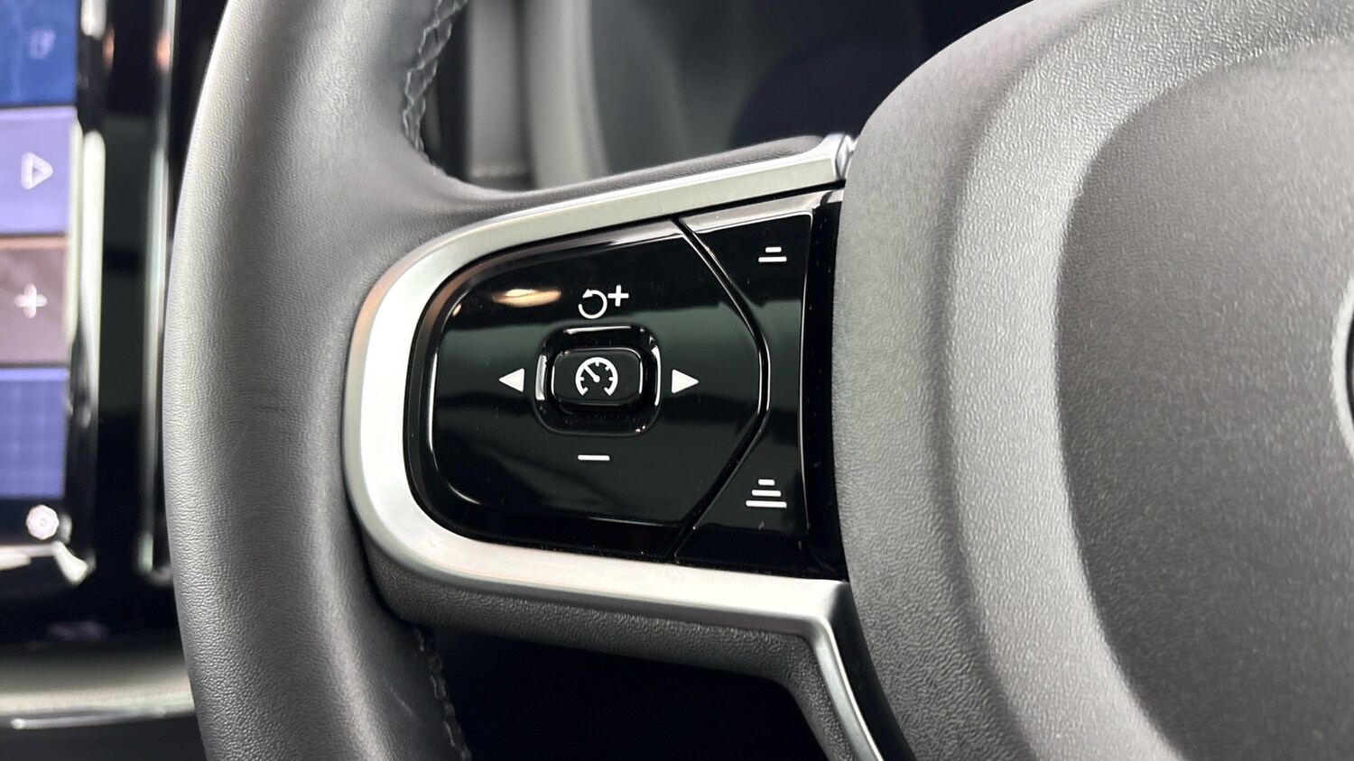 Used Volvo XC60 2025 for sale - 77602722: Photo 25