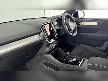 Used Volvo XC40 2026 for sale - 79448205: Photo