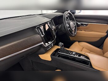 Used Volvo V90 Cross Country 2020 for sale - 77336023: Photo