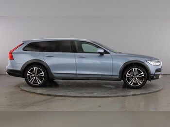 Used Volvo V90 Cross Country 2020 for sale - 77336023: Photo