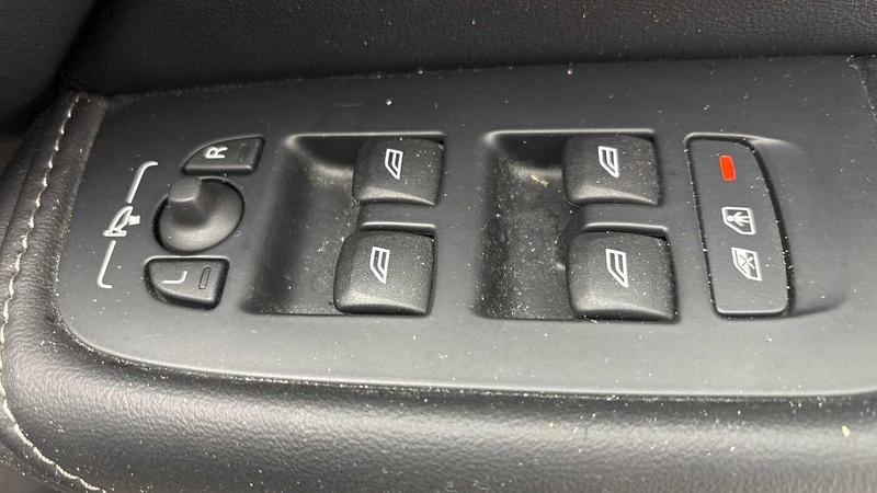 Used Volvo XC60 2022 for sale - 77152120: Photo 25