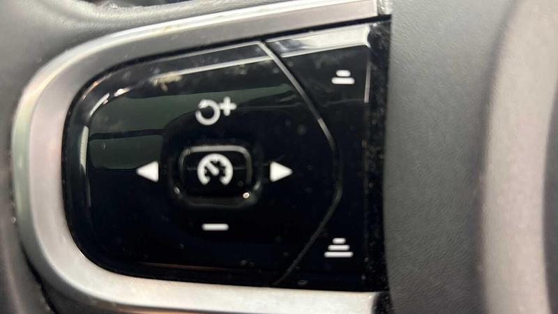 Used Volvo XC60 2022 for sale - 77152120: Photo 31