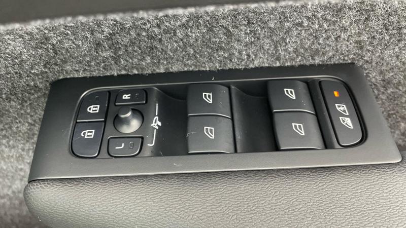 Used Volvo XC40 2025 for sale - 76391386: Photo 19