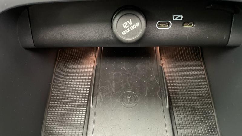 Used Volvo XC40 2025 for sale - 76391386: Photo 24