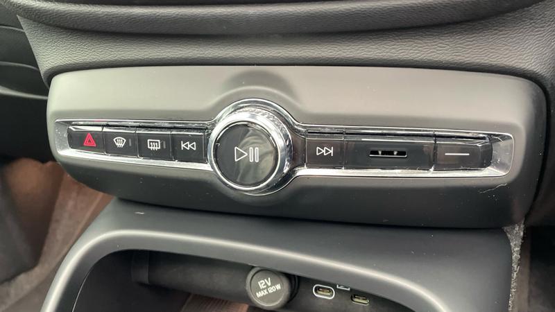 Used Volvo XC40 2025 for sale - 76391386: Photo 25