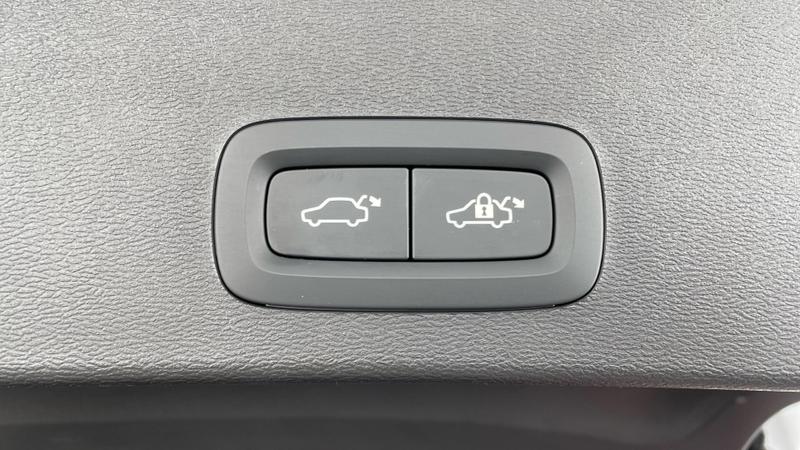 Used Volvo XC40 2025 for sale - 76391386: Photo 29