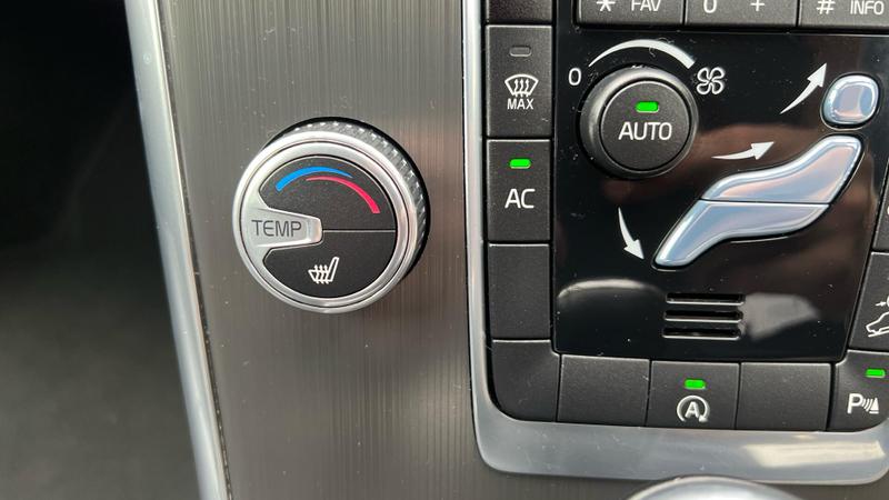 Used Volvo XC60 2015 for sale - 76703128: Photo 32