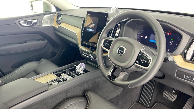 Used Volvo XC60 2025 for sale - 76807196: Photo 6