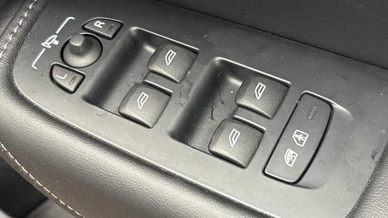 Used Volvo XC60 2025 for sale - 76931206: Photo 25