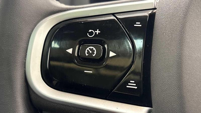 Used Volvo XC60 2025 for sale - 76931206: Photo 31