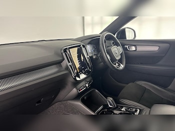 Used Volvo XC40 2021 for sale - 78748188: Photo