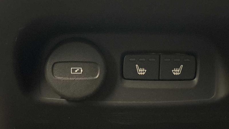 Used Volvo XC40 2025 for sale - 76895611: Photo 17